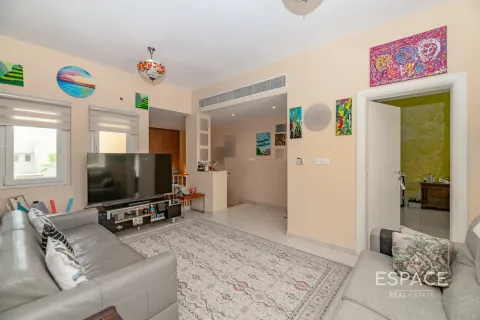 Снять в аренду виллу в Meadows, Дубай: 4 спальни, 563м², № 62299 - фото 9