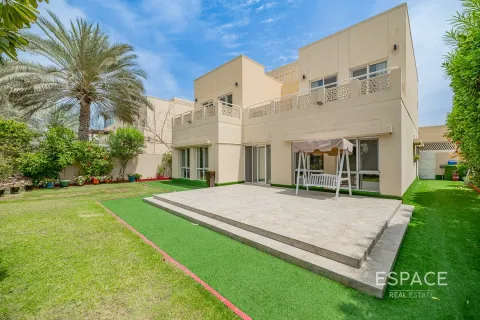 Снять в аренду виллу в Meadows, Дубай: 4 спальни, 563м², № 62299 - фото 20