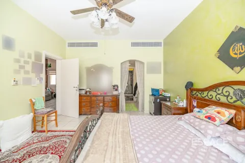 Снять в аренду виллу в Meadows, Дубай: 4 спальни, 563м², № 62299 - фото 13