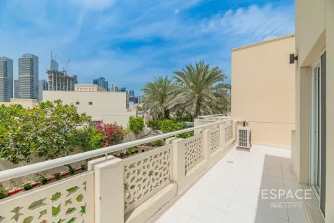 Снять в аренду виллу в Meadows, Дубай: 4 спальни, 563м², № 62299 - фото 18