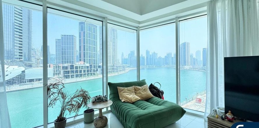 Квартира в Бизнес-Бэе, Дубай, 1 спальня, 81м², № 75585