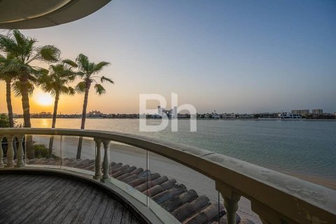 Снять в аренду виллу в Пальме Джумейре, Дубай: 5 спален, 1245м², № 56758 - фото 6