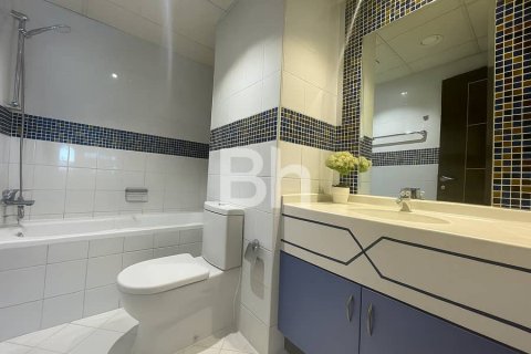 Apartamento en Jumeirah Lake Towers, Dubai, 1 dormitorio, 81 m², № 56769 - foto 2