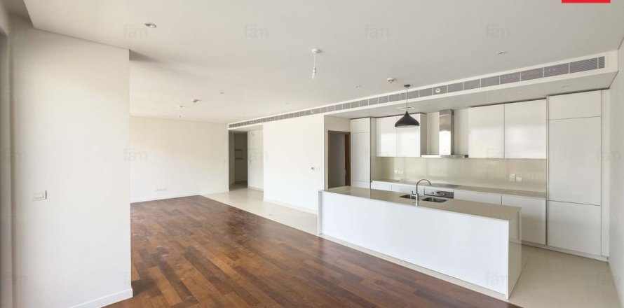 Квартира в Аль-Васле, Дубай, 3 спальни, 215.8м², № 55237