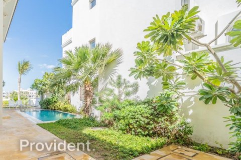 Villa in Palm Jumeirah, Dubai 4 bedrooms, 622.4 sq.m. № 2642 - photo 16