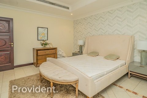 Villa in Palm Jumeirah, Dubai 4 bedrooms, 622.4 sq.m. № 2642 - photo 24
