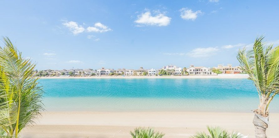 Villa in Palm Jumeirah, Dubai 4 bedrooms, 622.4 sq.m. № 2642