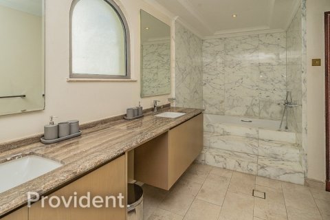 Villa in Palm Jumeirah, Dubai 4 bedrooms, 622.4 sq.m. № 2642 - photo 20