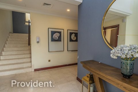 Villa in Palm Jumeirah, Dubai 4 bedrooms, 622.4 sq.m. № 2642 - photo 6