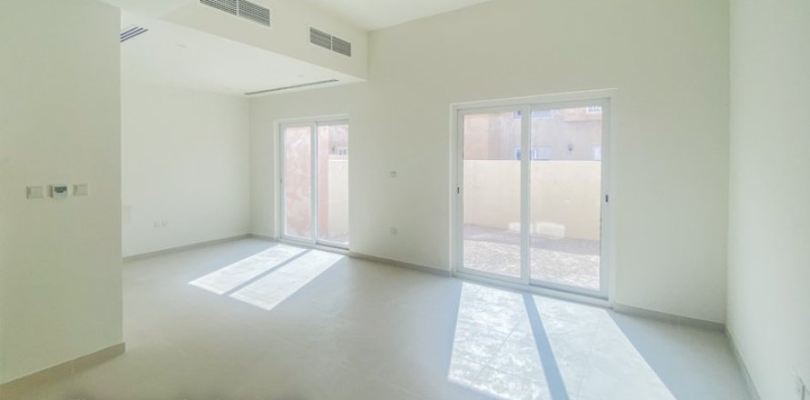 Вилла в Dubai Land, Дубай, 3 спальни, № 2641