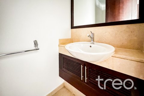 Apartamento en Burj Khalifa, Dubai, 2 dormitorios, 132.94 m², № 119971 - foto 12