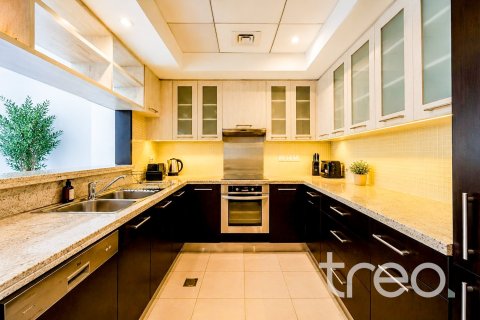 Apartamento en Burj Khalifa, Dubai, 2 dormitorios, 107.67 m², № 119976 - foto 5
