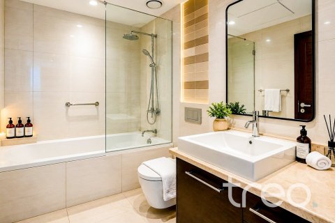 Apartamento en Burj Khalifa, Dubai, 2 dormitorios, 107.67 m², № 119976 - foto 8