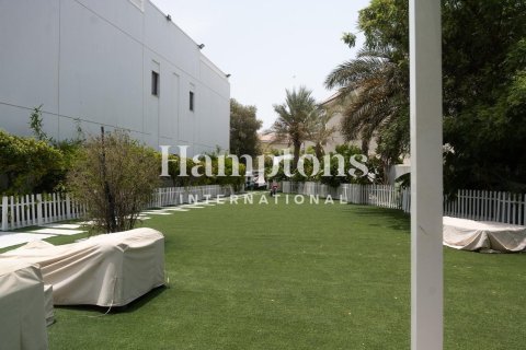 Villa en Mohammed Bin Rashid City, Dubai, 6 dormitorios, 1581.09943446 m², № 70923 - foto 9