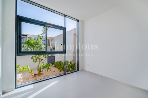 Adosado en Dubai South (Dubai World Central), Dubai, 4 dormitorios, 231.00981271 m², № 70922 - foto 1