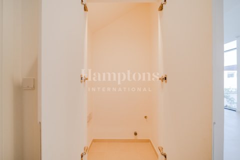 Adosado en Dubai South (Dubai World Central), Dubai, 4 dormitorios, 231.00981271 m², № 70922 - foto 11