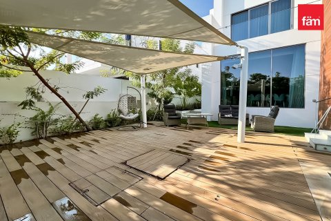 Villa in Al Furjan, Dubai 6 bedrooms, 612.3 sq.m. № 118274 - photo 2