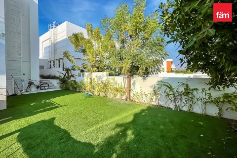 Villa in Al Furjan, Dubai 6 bedrooms, 612.3 sq.m. № 118274 - photo 21
