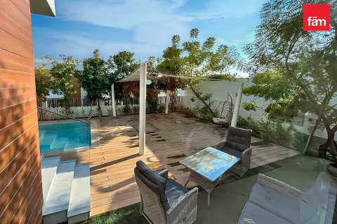 Villa in Al Furjan, Dubai 6 bedrooms, 612.3 sq.m. № 118274 - photo 11
