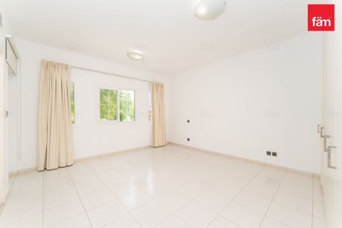Villa en Dubai, 3 dormitorios, 254.8 m², № 118280 - foto 2