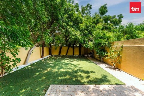 Villa en Dubai, 3 dormitorios, 254.8 m², № 118280 - foto 17