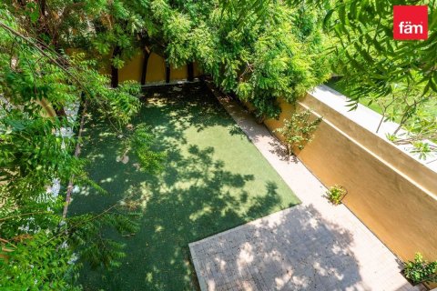 Villa en Dubai, 3 dormitorios, 254.8 m², № 118280 - foto 16