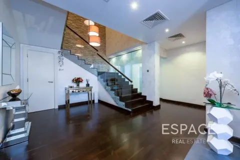 Villa in Victory Heights, Dubai Sports City, Dubai 5 bedrooms, 539 sq.m. № 122423 - photo 8