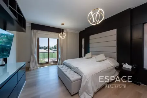 Villa in Victory Heights, Dubai Sports City, Dubai 5 bedrooms, 539 sq.m. № 122423 - photo 11