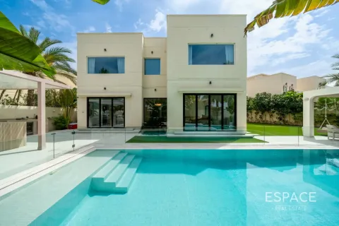 Villa en Meadows, Dubai, 5 dormitorios, 372 m², № 122426 - foto 2
