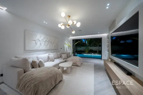 Villa en Meadows, Dubai, 5 dormitorios, 372 m², № 122426 - foto 16