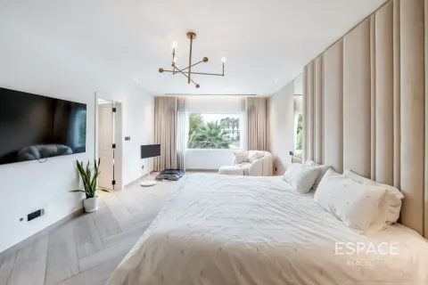 Villa en Meadows, Dubai, 5 dormitorios, 372 m², № 122426 - foto 12
