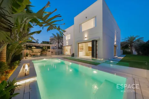 Villa en Meadows, Dubai, 5 dormitorios, 372 m², № 122426