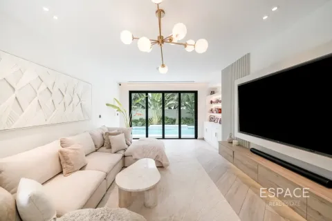 Villa en Meadows, Dubai, 5 dormitorios, 372 m², № 122426 - foto 5