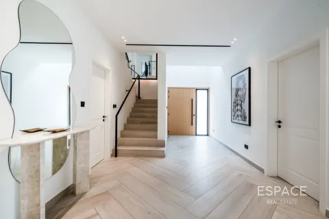 Villa en Meadows, Dubai, 5 dormitorios, 372 m², № 122426 - foto 4