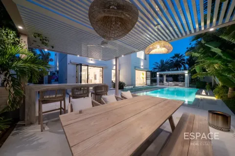Villa en Meadows, Dubai, 5 dormitorios, 372 m², № 122426 - foto 18