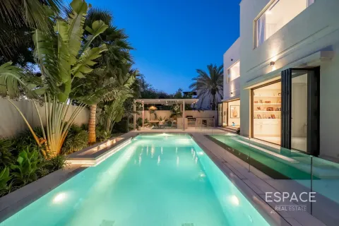 Villa en Meadows, Dubai, 5 dormitorios, 372 m², № 122426 - foto 19