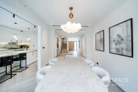 Villa en Meadows, Dubai, 5 dormitorios, 372 m², № 122426 - foto 7