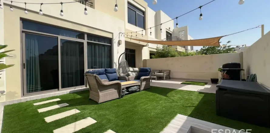Maison de ville à Dubai, 4 chambres, 217 m², № 122427