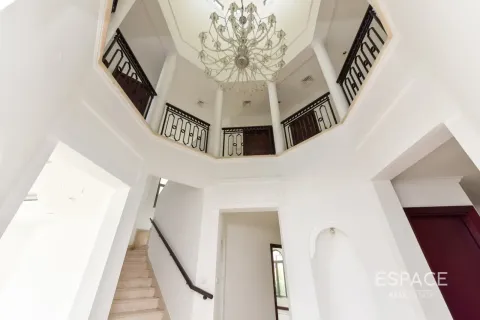 Villa in Palm Jumeirah, Dubai 4 bedrooms, 465 sq.m. № 122424 - photo 3