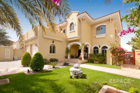 Villa in Palm Jumeirah, Dubai 4 bedrooms, 465 sq.m. № 122424
