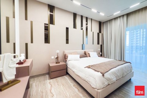 Apartment in Dubai Sports City, Dubai studio, 69 sq.m. № 110138