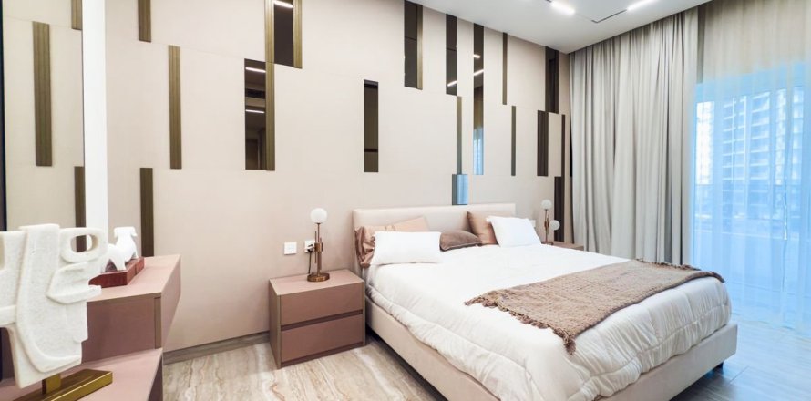 Apartment in Dubai Sports City, Dubai studio, 69 sq.m. № 110138