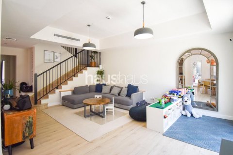 Купить виллу в Арабиан Ранчес, Дубай: 2 спальни, 206м², № 44007 - фото 2