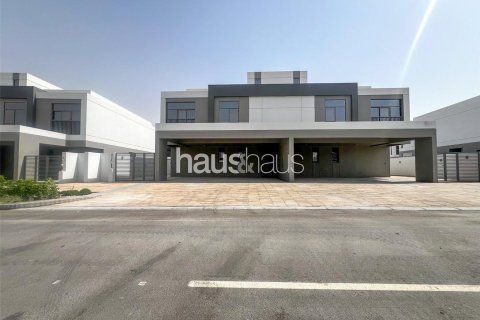 Villa in The Pulse, Dubai South (Dubai World Central), Dubai 5 bedrooms, 390 sq.m. № 44167 - photo 1