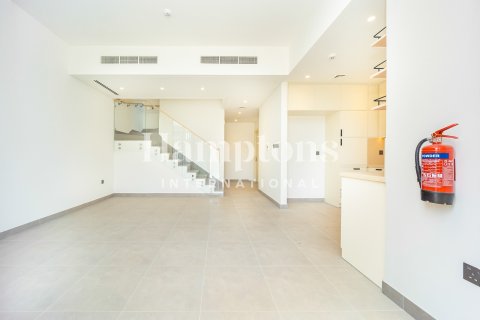 Снять в аренду таунхаус в Ruba, Arabian Ranches 3, Дубай: 4 спальни, 254.08970500м², № 115155 - фото 2