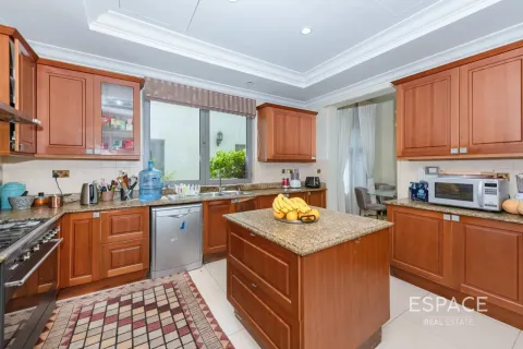 Villa à Palm Jumeirah, Dubai, 6 chambres, 650 m², № 122502 - photo 4