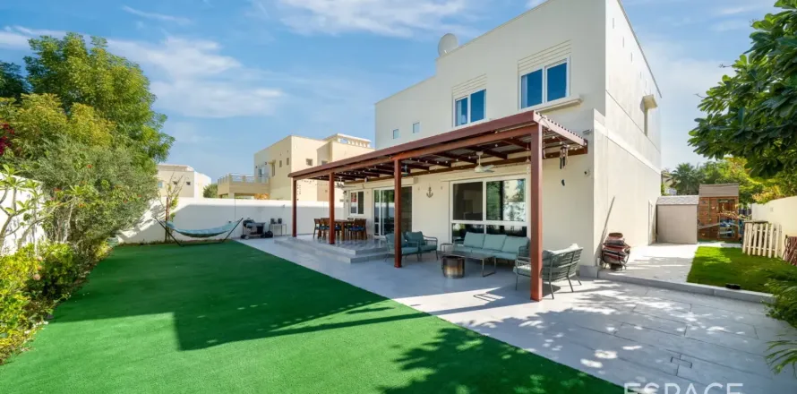 فيلا في Meadows, دبي 4 غرف نوم, 321 م² رقم 122504