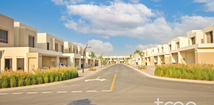 Villa à Zahra Townhouses, Town Square, Dubai, 3 chambres, 195 m², № 120030