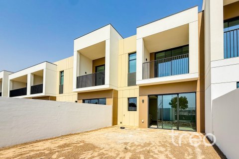 Снять в аренду таунхаус в Arabian Ranches 3, Дубай: 3 спальни, 179.95м², № 120033 - фото 2