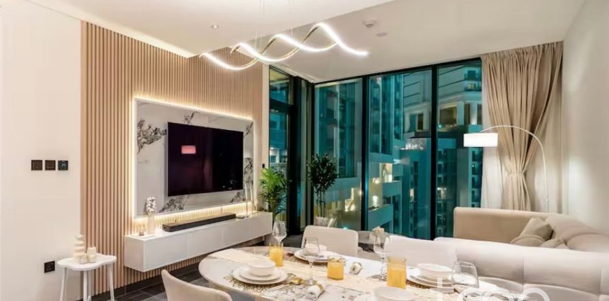 Квартира в Дубае, 2 спальни, 98.01м², № 120029